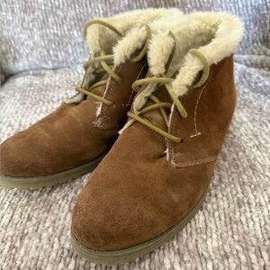 Bass Women's Chukka Booties Sherpa Lined Lace-Up Brown Suede Size 7 (A)
